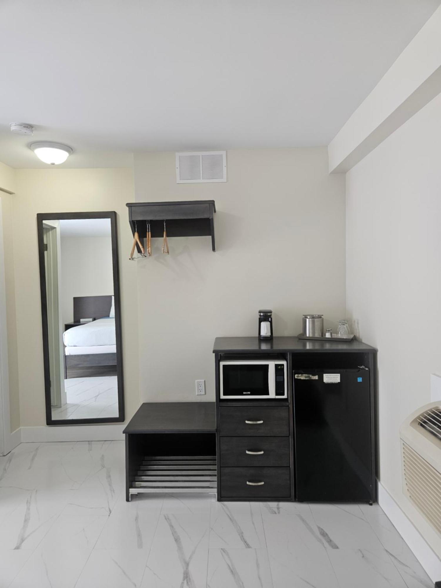 Leelas Villa Inn Flesherton Екстериор снимка