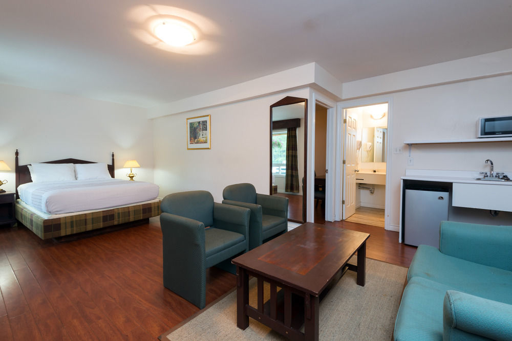 Leelas Villa Inn Flesherton Екстериор снимка